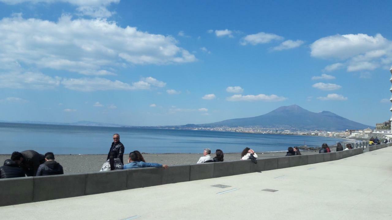 La Mansarda Sulla Terrazza Appartement Castellammare di Stabia Buitenkant foto