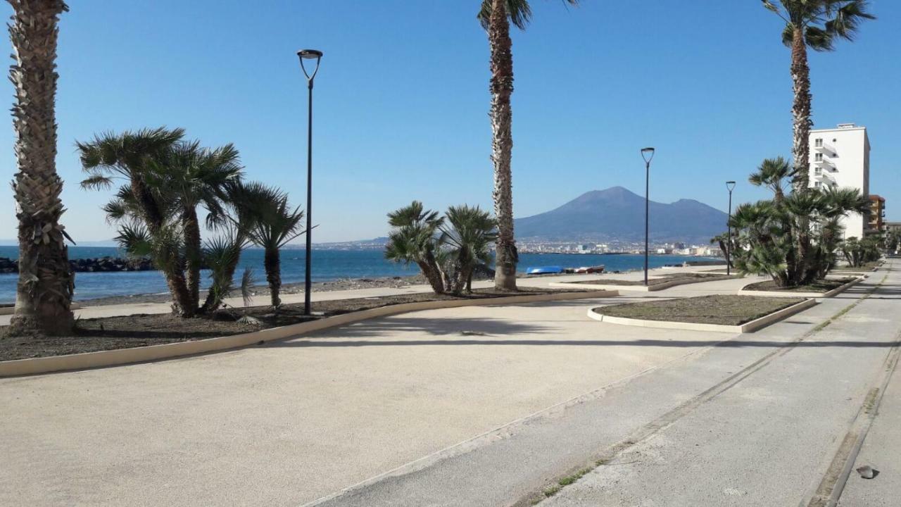 La Mansarda Sulla Terrazza Appartement Castellammare di Stabia Buitenkant foto